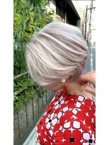 テラ 仙台(Tera)&nbsp;ホワイト　ショートカット　シャドールーツ