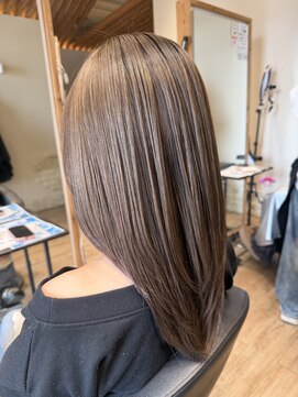 ミルクティーベージュ