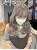 ミルクティーベージュ×くびれレイヤーミディアム