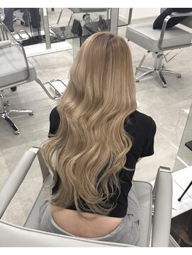 レアル 心斎橋 大阪(REAL) ミルクティーベージュ/ブリーチ/ダブルカラー/ベージュ/心斎橋