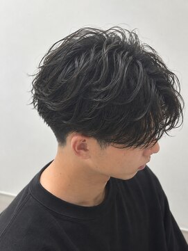 リア(Li'a by neolive) フェザーパーマ×センターパート