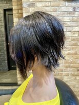 モナン 海老名(Monan)&nbsp;前下がりショート 外ハネ  ヘアドネーション