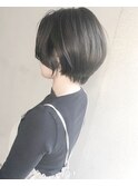 グレージュカラーの無造作ショートボブ♪