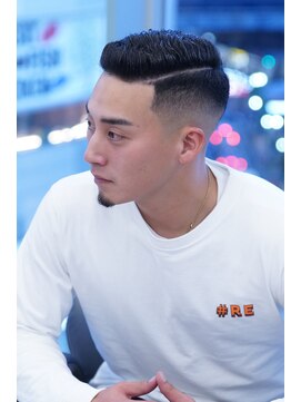 にもう サイドパートかき上げフェードカットバーバースタイルJ