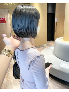 アトレ(attrait) ＊小顔シルエットボブ ミニボブ グレージュ ケアブリーチ 天王寺