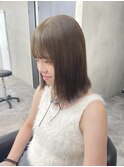 オリーブグレージュ
