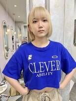 ガルボ ヘアー(garbo hair) ハイトーン 10代 20代 ブリーチ ホワイトベージュ ボブ