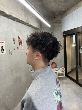 ドアホワイト(door white) 強めスパイラルスペインカール