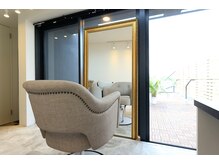 日が差し込む居心地の良い空間