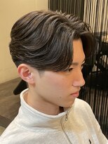 ジュンヌオム リンカラン(Jeune Homme LINGKARAN) 毛流れフェザーパーマ×センターパート