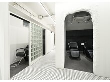 ノーヴァン デフォーム(NOVAN DEFORM)の雰囲気（iPadによる無人受付で待ち時間なくスムーズにご案内 ）