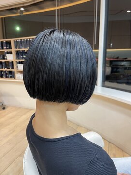 エムスリーヘアー イオンマリンピア店(MIII HAIR) シークレットアンブレラ　ダークブルー　切りっぱなし　ミニボブ
