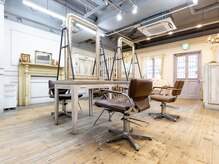 アンビアンス 茨木店(ambiance)の雰囲気(【店内写真】落ち着いたアンティーク調の店内)