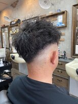 アールズ ヘア(R's hair) 刈り上げセンターパート/波巻きツイストスパイラル/印西