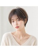 こなれ感◎耳かけフェミニンショート