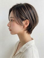 クラリス(Claris)&nbsp;大人可愛い◎レイヤーショートボブ×白髪ぼかしハイライト