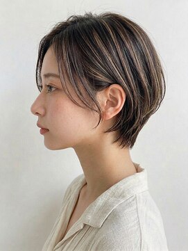 クラリス(Claris) 大人可愛い◎レイヤーショートボブ×白髪ぼかしハイライト