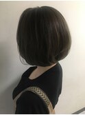 艶感を大切にした前下がりボブ