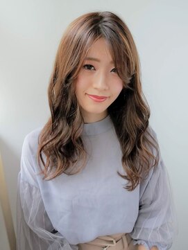 ルティア(Lutia) センターパート ゆるふわ アッシュカラー★★