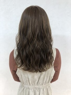 リア(Lia by KENJE) Lia ブリーチ無しでもアッシュベージュ♪