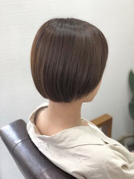 アトリエナガノ(atelier nagano) ショートボブ/ニュアンスカラー/センターパート/ブルージュ