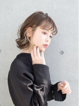 カカン(Kakan) ミルクティーインナーカラー＋ボブ