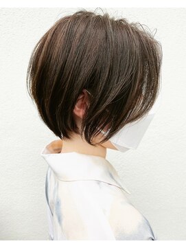 ルアナ(Luana) 【ショート】前下がりショート