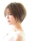 前髪あり 大人可愛いショートスタイル 束感が可愛い