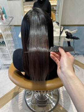 ロンド ストラーダ 心斎橋(Lond strada) ★酸性ストレートで何回も触りたくなる艶々美髪★