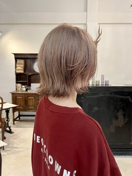 レイヤーボブ×ベージュカラー