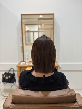 エフプラス(fplus) 【髪質改善】広がりを抑えて潤う艶ボブ【H00018】