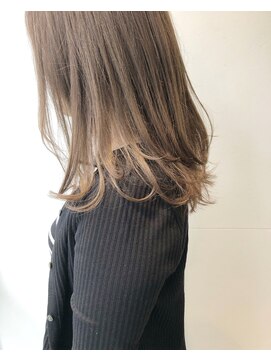 ミント(mint) ＊冬のダークなファッションに映える☆ヌーディベージュ＊