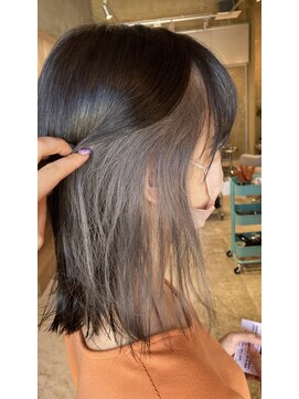 シー 岡崎(,SHE) 斜めバング/グレージュカラー/シルキーベージュ/東岡崎