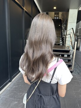 ロンド レア 天神大名店(Lond Le’a) ダブルカラーブリーチなし透明感カラーオリーブグレージュ韓国