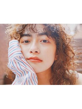 【なんば駅すぐ◇平日10時～21時まで営業】選べるパーマが魅力的☆トレンドパーマで気軽にイメチェン♪