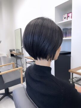 ニル 柏の葉(Nil) 丸みショート　【 村岡優里子 】