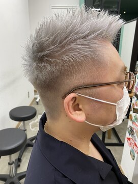 キューズ クラブ(cuz KLUB) 【cuzKLUB】スキンフェード×ホワイトブリーチ バーバースタイル