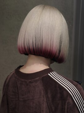 キャロルガーデンズ ボコカ 表参道(Carroll Gardens bococa) ホワイトカラー、ボブ