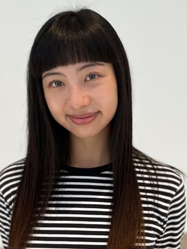 ヘアスペース リズム グリーン(Hair space Rizm green) ワイドバングストレートスタイル