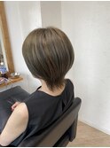 脱白髪染めカラーくびれショート