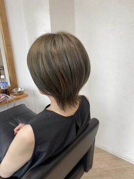 ハーツ(Heart's) 脱白髪染めカラーくびれショート