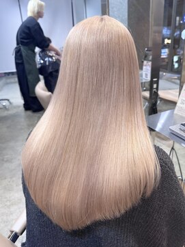 サンク 原宿 表参道(cinq) ★ブリーチカラーハイトーンカラーミルクティーベージュ30代40代