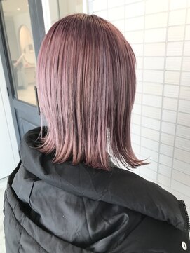 リヴナ(Livna) 外ハネブリーチありピンクベージュ◎