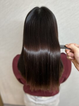 ARiA east byECLART新宿東口店 髪質改善 個室サロン【アリアイーストバイエクラート】 ツヤ髪ナチュラル縮毛矯正