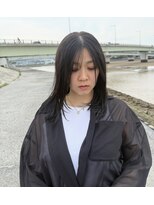 スリーヌーン(THREE noon) ミディアムレイヤー◎オリーブグレージュ