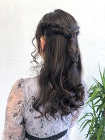 アナ ラーナ(Anna Lanna) ハーフアップパーティーヘア