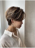 メリハリのあるハイライト　ショートヘア　白髪ぼかし