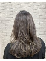 ルチナ 秦野(Lucina)&nbsp;レイヤーカット/ソフトグレージュ
