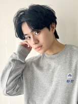 シスタ(SISTA)&nbsp;【SiSTA】田中黒髪束感前下がりセンターパートニュアンスパーマ