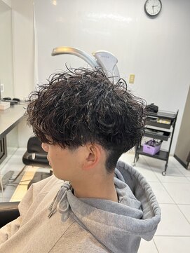 アイズ 海老名(AIZU) 波巻きパーマスパイラルパーマ ツイスト刈り上げマッシュ波打ち